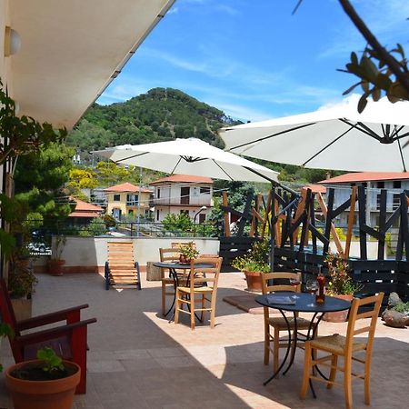 Gea Etna Apartment&Rooms Nicolosi Bagian luar foto